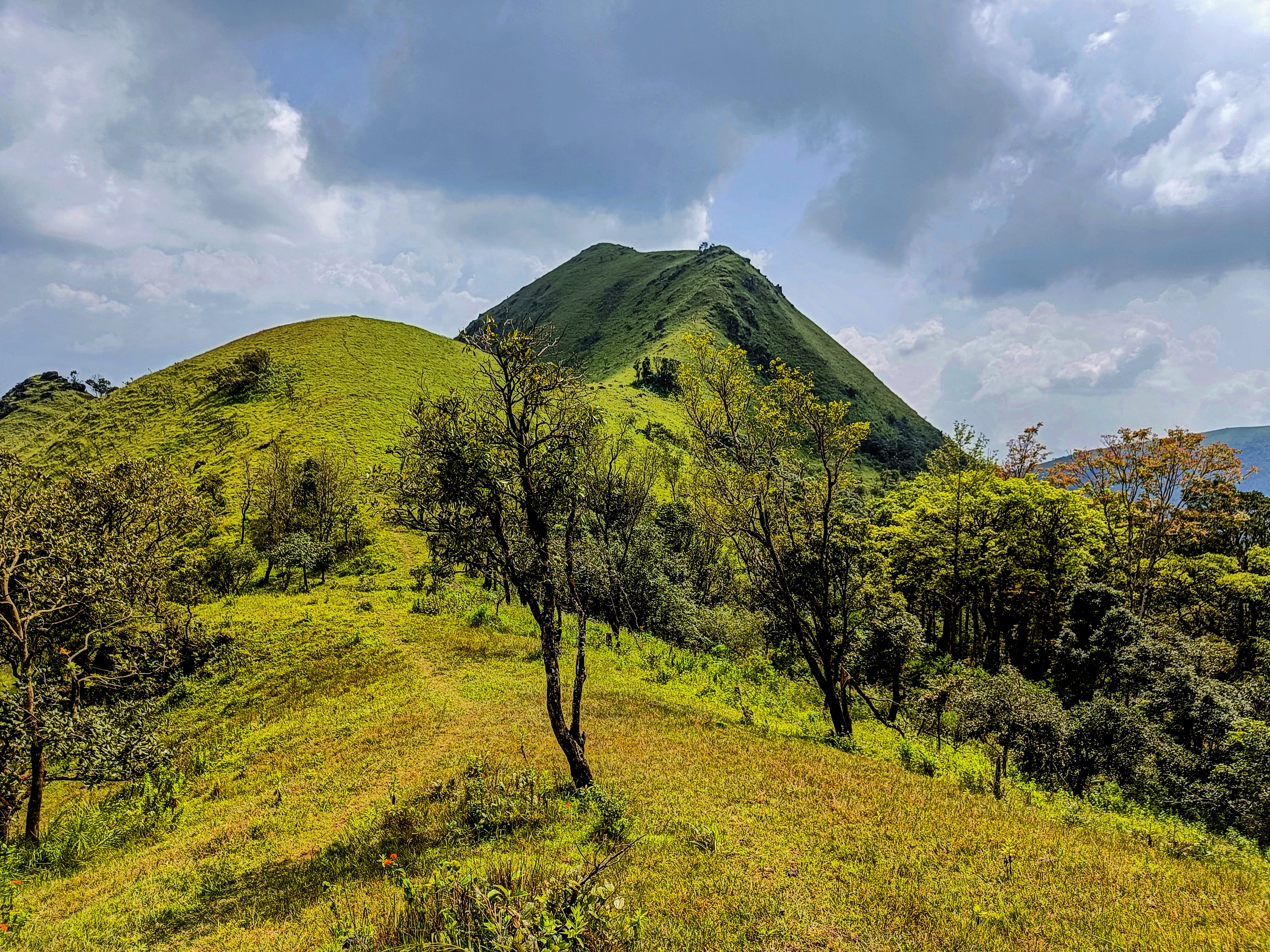 Merthi Gudda Ridge Trek and Sightseeing